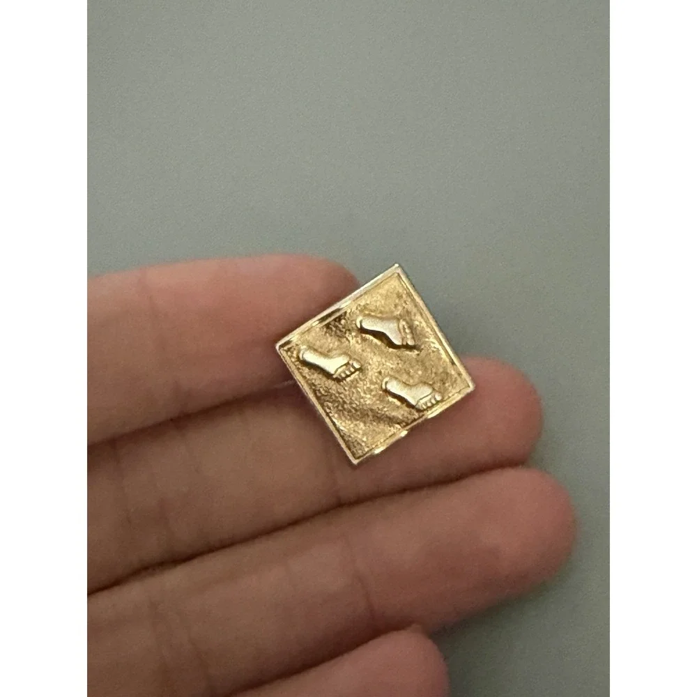 Vintage Footprints in the Sand Swank Goldtone Cufflinks and Tie Clip Christian